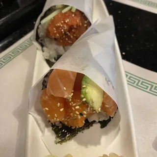 Salmon Hand Roll
