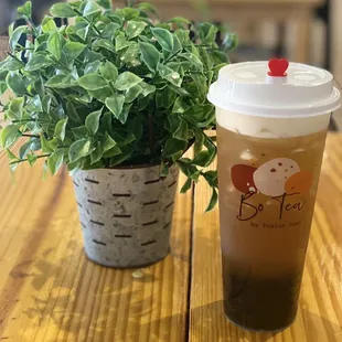 Rose Oolong Tea with Boba. So good! A must try!!