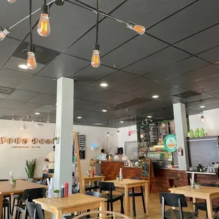 A beautiful meal on a beautiful Sunday morn.   Bun bowl w/tofu, &amp; ginger green tea ....fantastic!