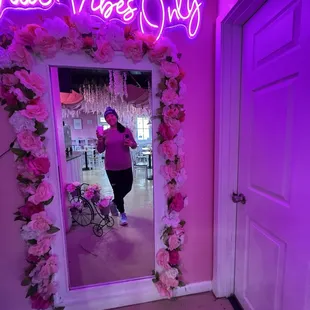 sushi and sashimi, interior