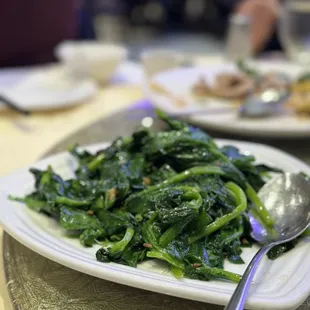 隱形蒜子炒豆苗