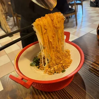 Chinese Hairy Crab Roe Supreme Crab Meat Lo Mein