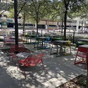 Nice and shaded patio for patio dining
