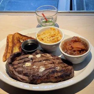 steak, macaroni, and cheese