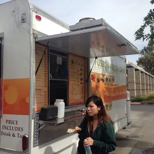 Falafel sandwich for the first time!