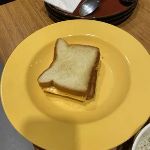 Kid&apos;s Grilled Cheese Sandwich