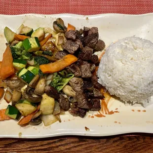 Filet mignon hibachi with vegetables and rice