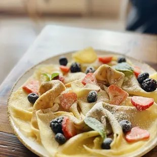 Mlyntsi With berries