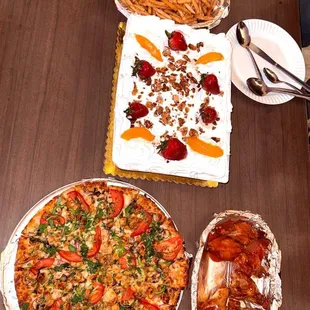 Wow, if you are around this area or passing by....this is amazing and must try pizza. Reasonable prices and atmosphere. Yum .