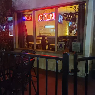 the outside of the restaurant