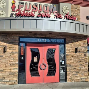 the entrance to the restaurant