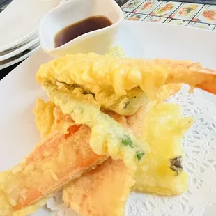 D4. Shrimp and Vegetable Tempura