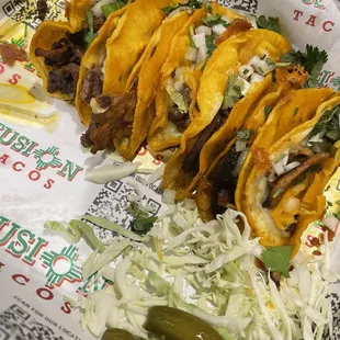 Al pastor/birria Taco Pack (10 tacos 2 soda cans )
