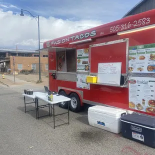 I'm glad I decided to try this place while I waited to go eat somewhere else haha. Surprised in a great way