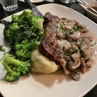 Beef & Wild Mushroom Fettuccini