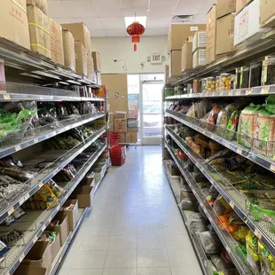 the aisle of a grocery store