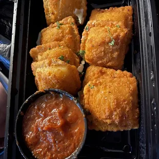 Fried Breaded Ravioli (8)