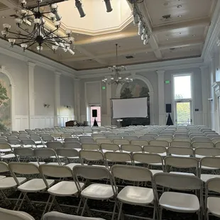 Room set up for corporate meeting 200+