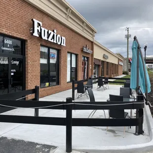 Indoor and outdoor seating available