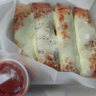 Breadsticks with cheese