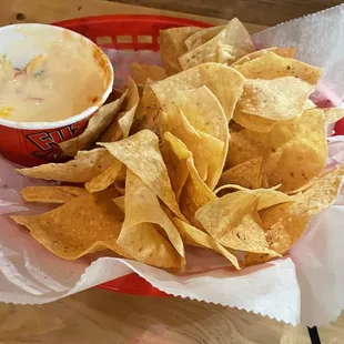 Chips &amp; Queso