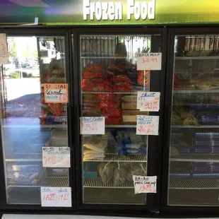 Frozen seafood, green mussels, seafood mix, shrimp, cooked shrimp, peeled shrimp, imitation crab, sliced squid, white clams, and more.