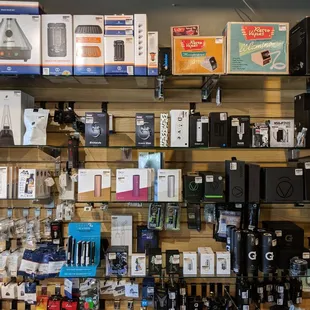 Loose leaf vapes and extract vapes.