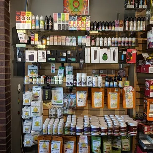CBD, kratom, e-Juice, and vapes all available.