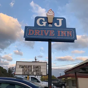 the sign for the drive inn