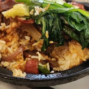 Clay pot, lots of ingrrfients, crunchy bottom