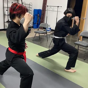 Teaching Sir Bradley the first form of Ki Cho Hyung (1/2)