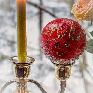 Pride of place. Zulu coconut. Photograph courtesy of Bill Rosch.