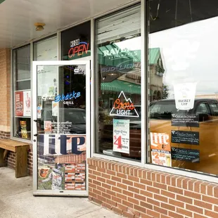 the outside of a restaurant