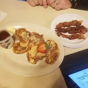 French toast and Crispy Bacon