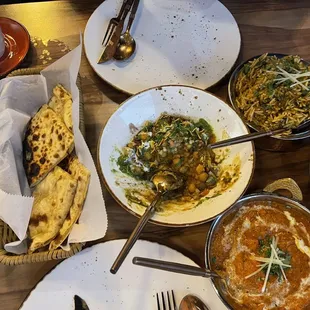 Aloo Alloo Tikki Chaat&apos;s Chicken Tikka Masala Chicken Biryani Plain Naan