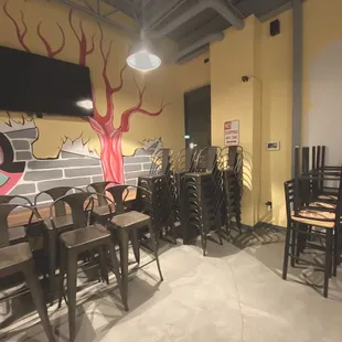 Dine in closed as of 12/27/2020