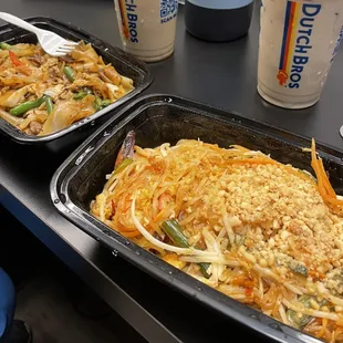 Pad Thai with shrimp, Pad Kee Mao with beef