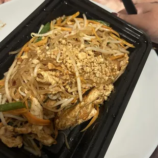 Chicken pad thai