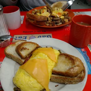 KooKoo Omellete (above) and the veggie Omelette (below). Look at that presentation!!