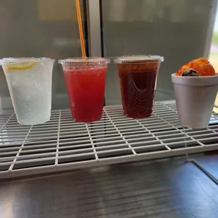 Freshly squeezed lemonade 
Sandia Aqua Frescas 
Homemade Sweet Tea
Mangonadas
