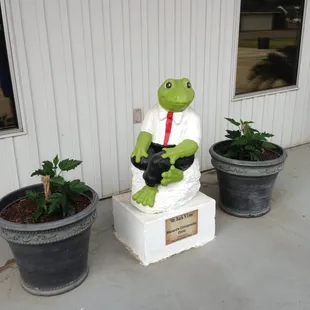 Just a fun fact these little frog guys are everywhere in this little town!! So fun because each is uniquely dressed!