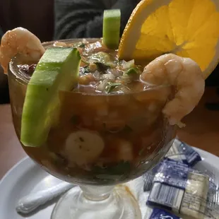 Coctel de camarón y pulpo (shrimp and octopus cocktail)