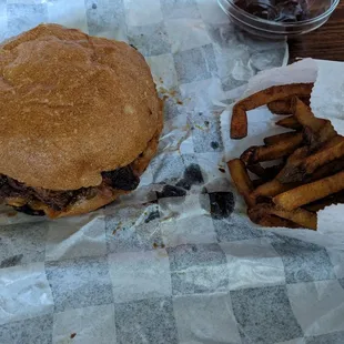 Pulled pork combo with fries