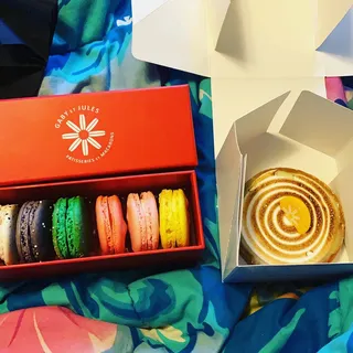 Box of 4 Macaron