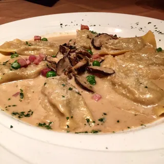 Mezzaluna Ravioli