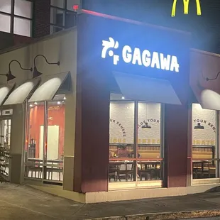 close up of Gagawa from outside after eating (photo #19)