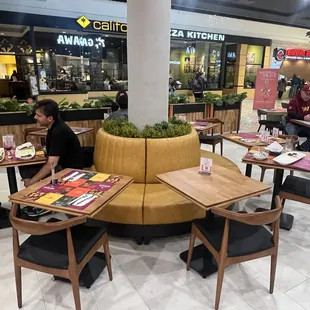 looking toward California Pizza Kitchen (photo #15)