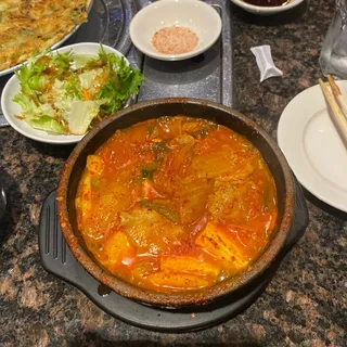 H8. KimChi Chigae