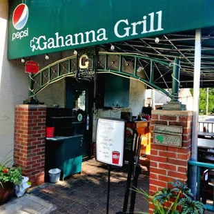 the entrance to gahanna grill