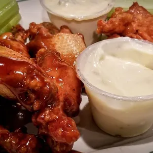 Barbecue and spicy wings as an appetizer!